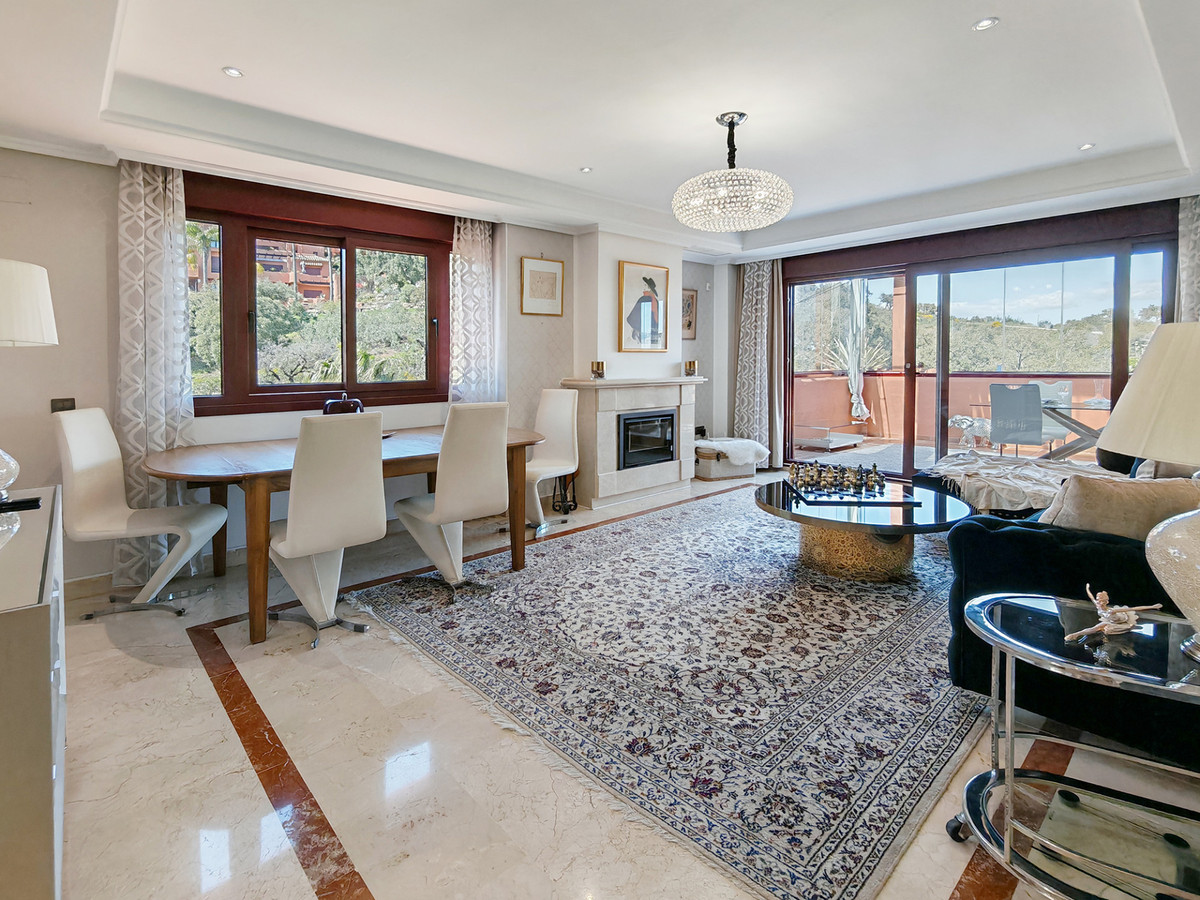3 Bed Apartment for sale in La Mairena Costa Del Sol, Málaga, Spain