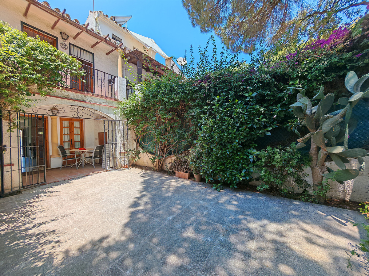 2 Bed Townhouse for sale in Elviria Costa Del Sol, Málaga, Spain