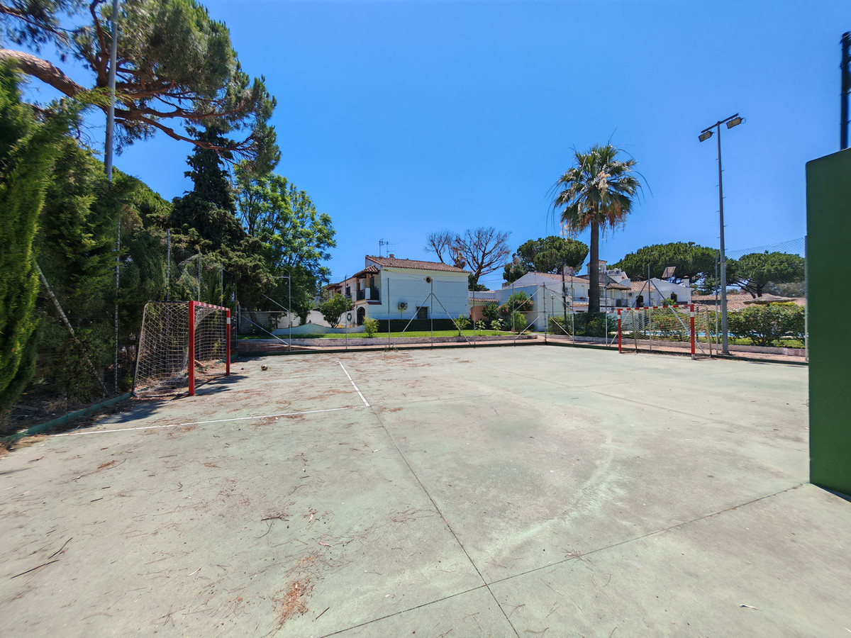 2 Bed Townhouse for sale in Elviria Costa Del Sol, Málaga, Spain