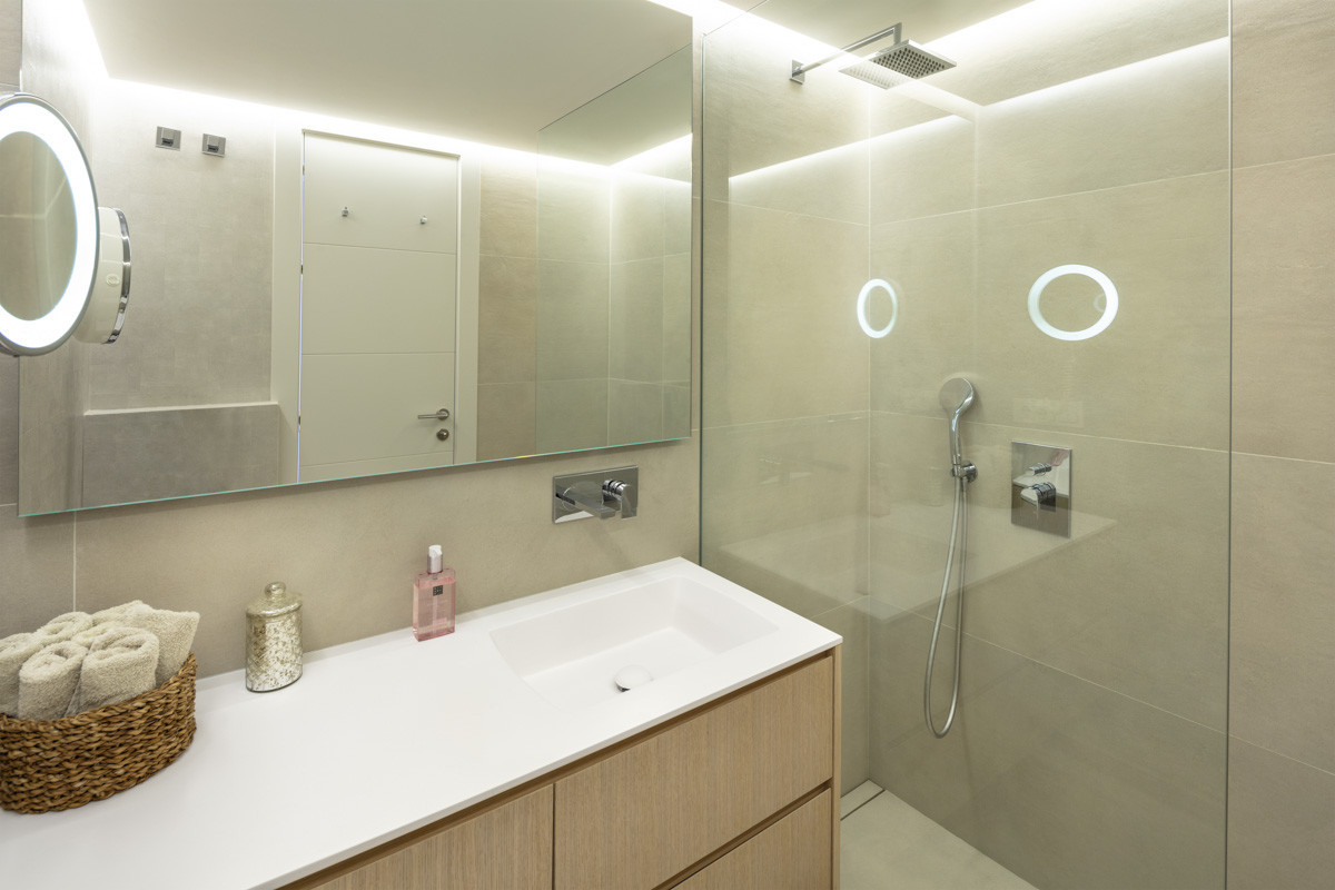 2 Bed Apartment for sale in Marbella Costa Del Sol, Málaga, Spain
