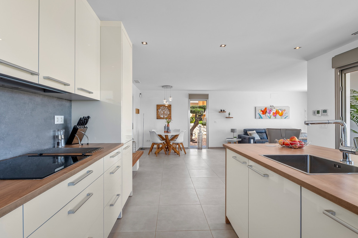 Se vende Villa - Chalet de 3 dormitorios en Costa Blanca, Alicante, España