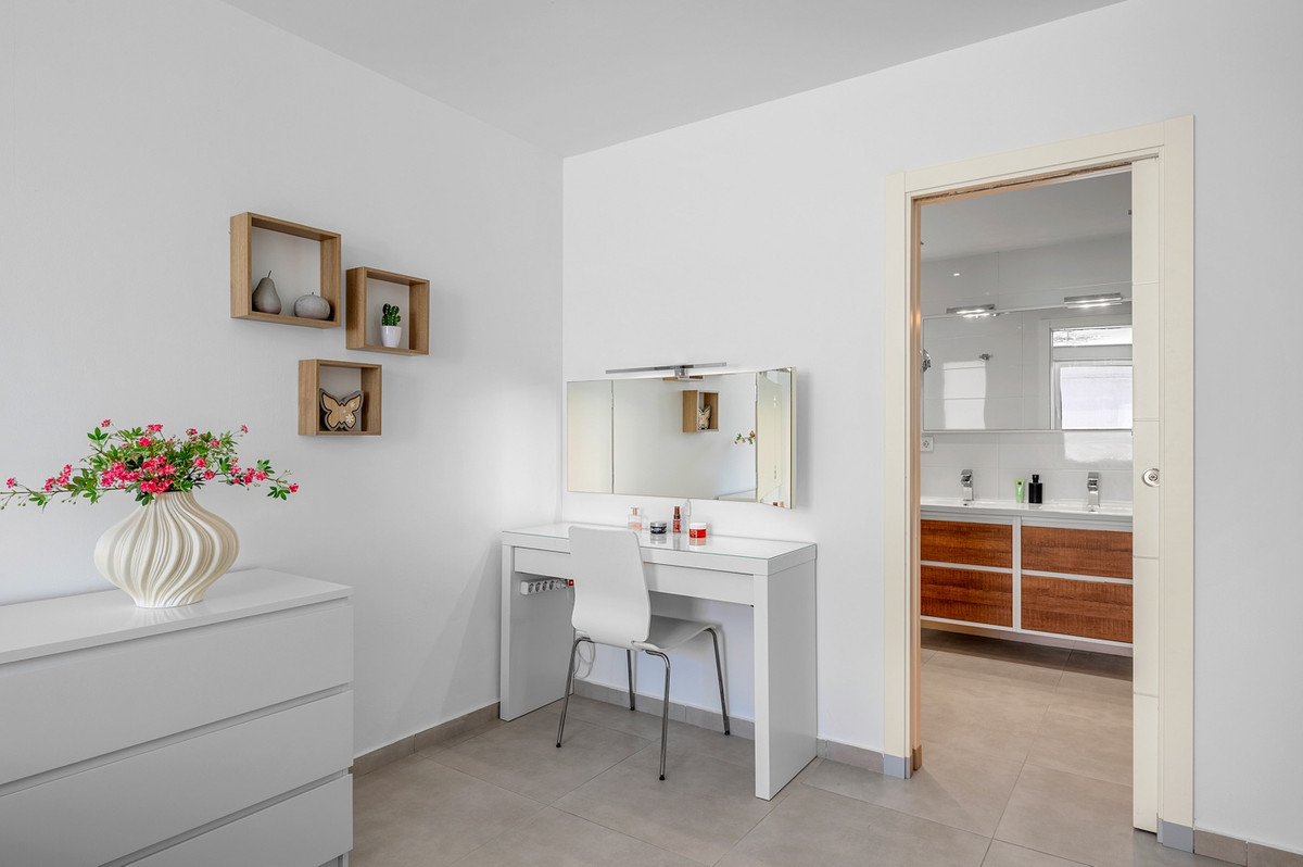 Se vende Villa - Chalet de 3 dormitorios en Costa Blanca, Alicante, España