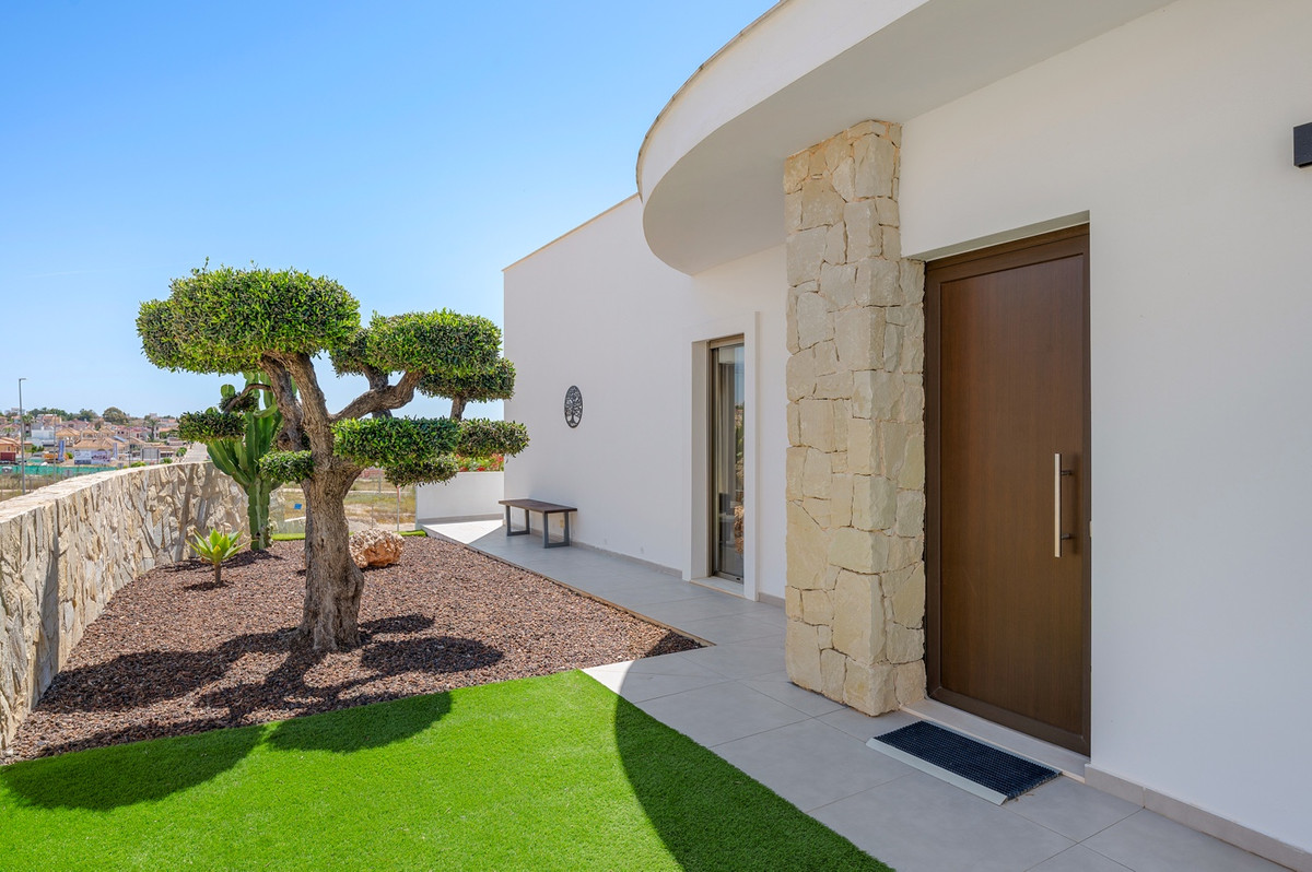 Se vende Villa - Chalet de 3 dormitorios en Costa Blanca, Alicante, España