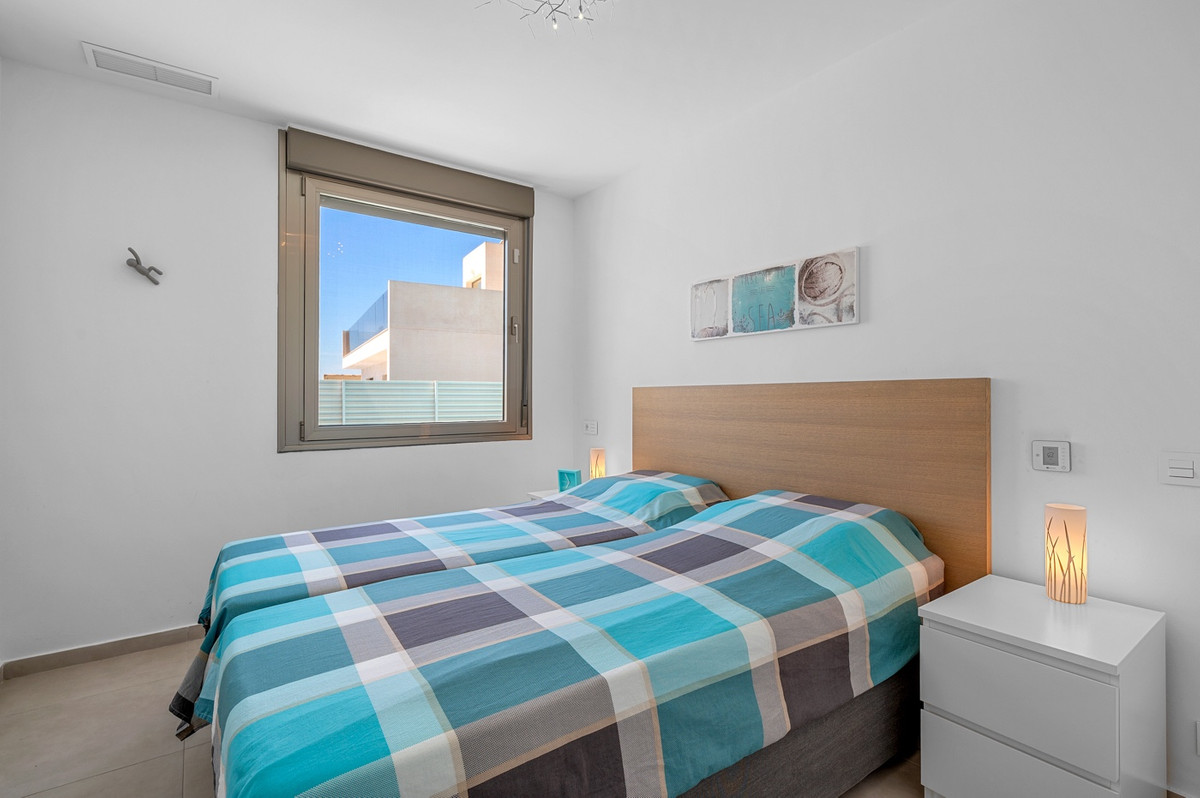 Se vende Villa - Chalet de 3 dormitorios en Costa Blanca, Alicante, España