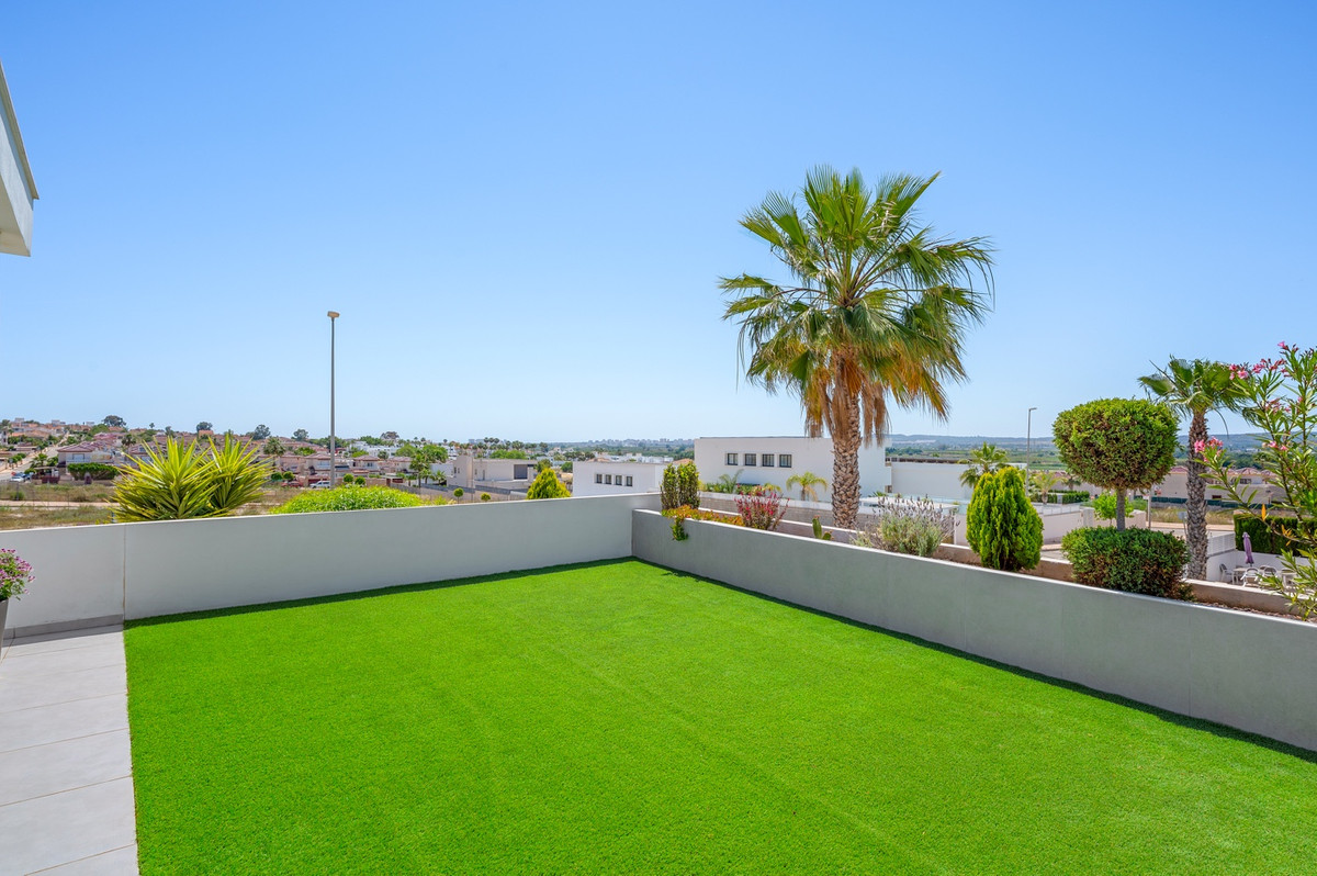 Se vende Villa - Chalet de 3 dormitorios en Costa Blanca, Alicante, España