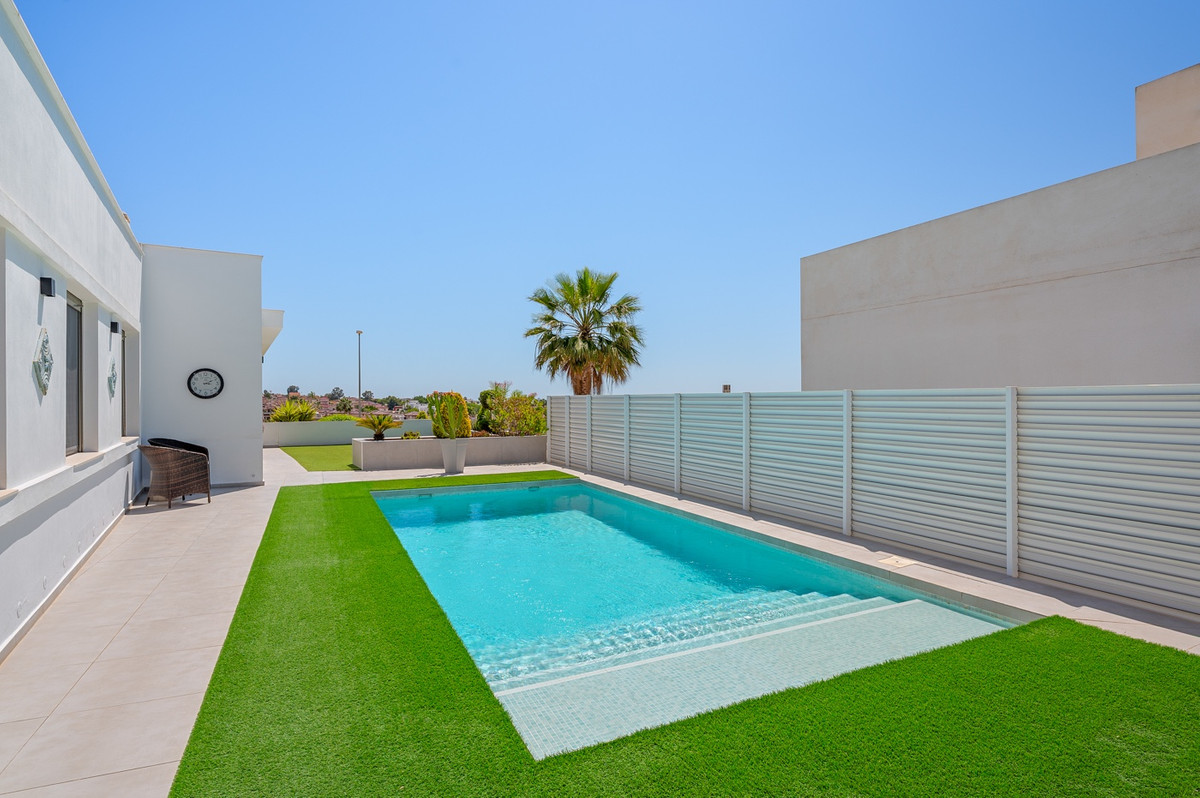 Se vende Villa - Chalet de 3 dormitorios en Costa Blanca, Alicante, España