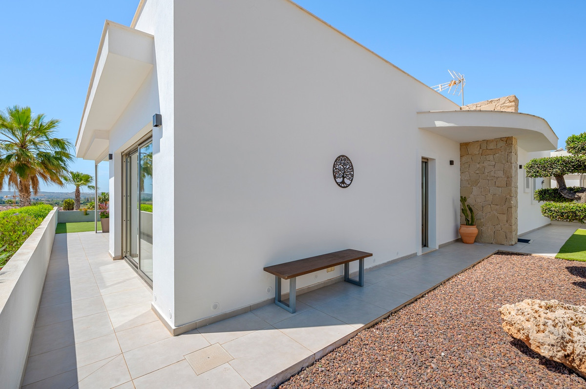 Se vende Villa - Chalet de 3 dormitorios en Costa Blanca, Alicante, España