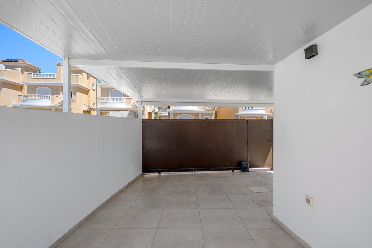 Se vende Villa - Chalet de 3 dormitorios en Costa Blanca, Alicante, España