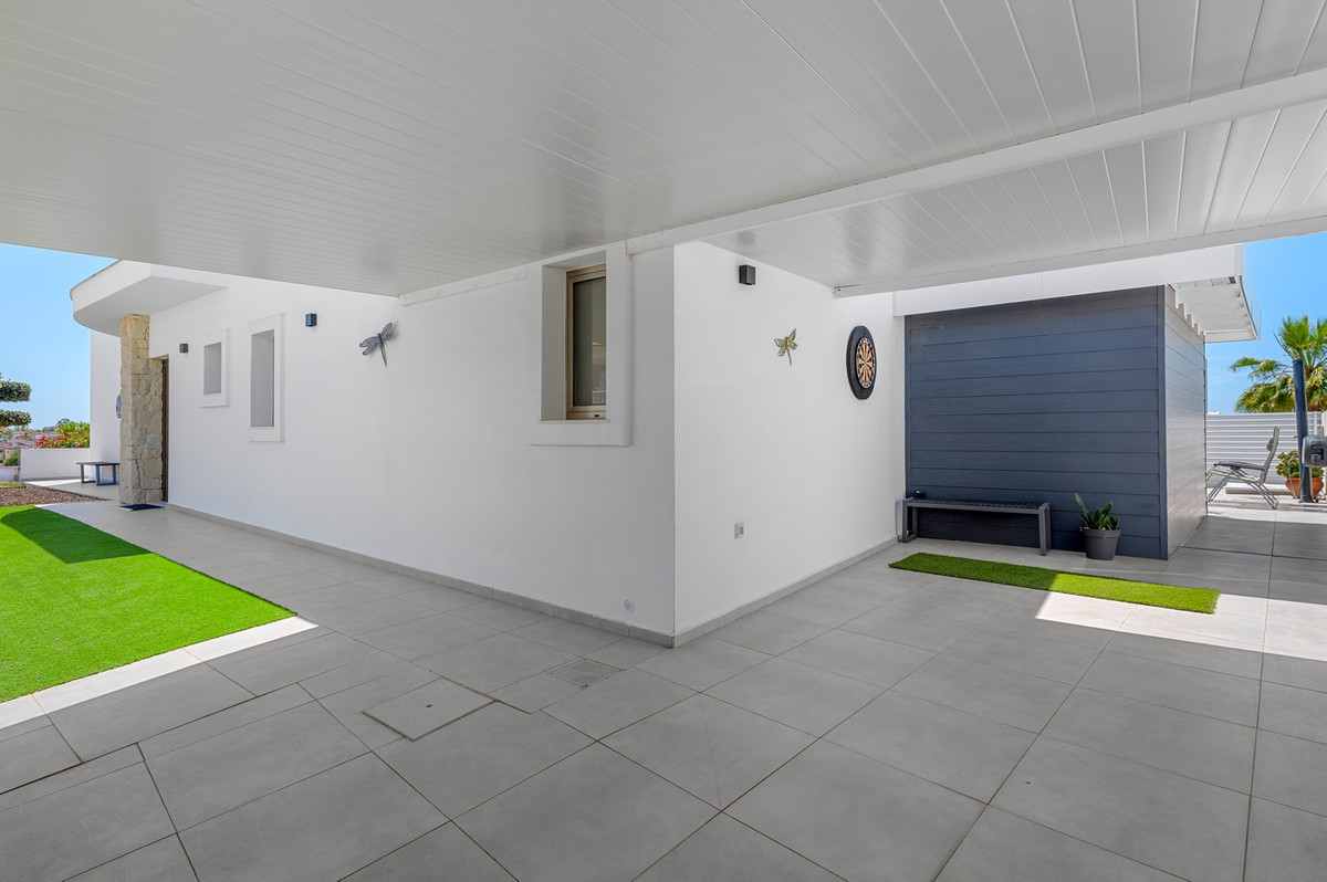 Se vende Villa - Chalet de 3 dormitorios en Costa Blanca, Alicante, España