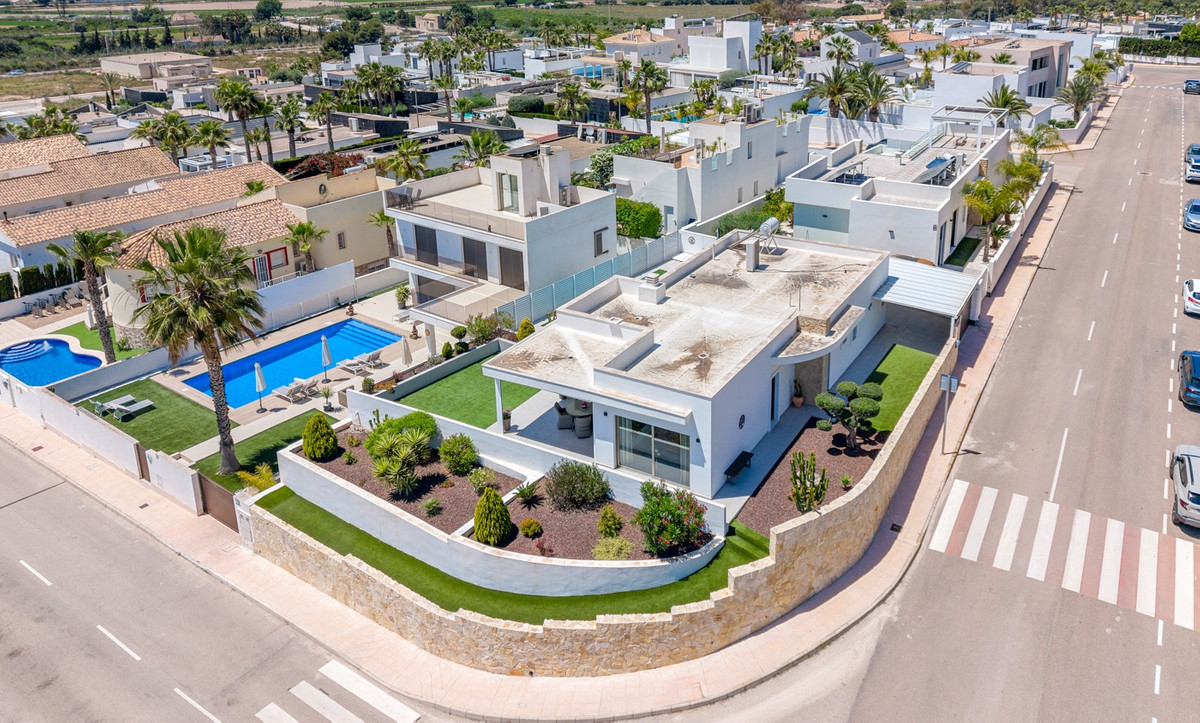 Se vende Villa - Chalet de 3 dormitorios en Costa Blanca, Alicante, España