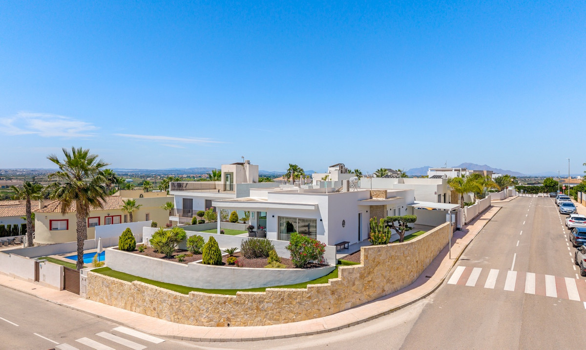 Se vende Villa - Chalet de 3 dormitorios en Costa Blanca, Alicante, España