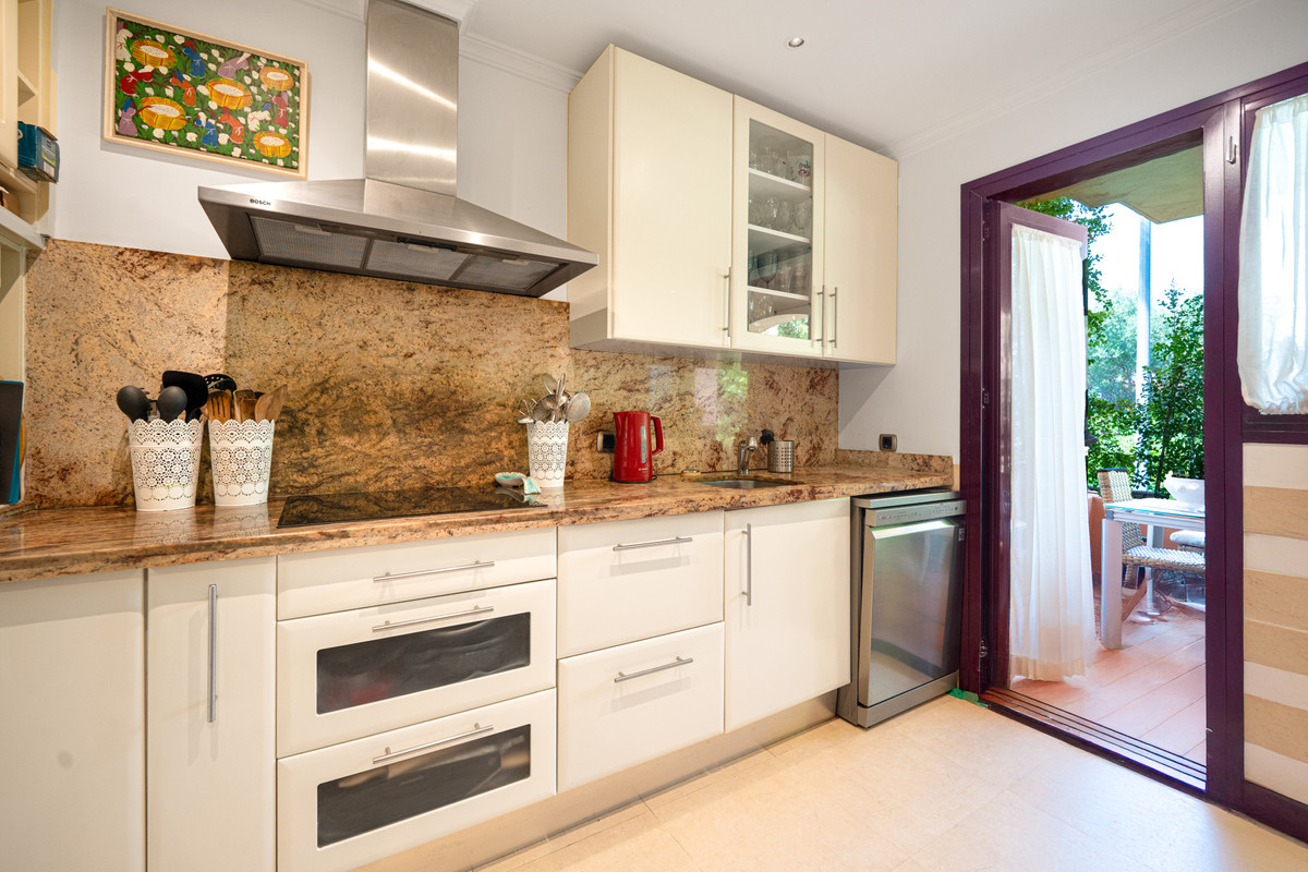 5 Bed Townhouse for sale in Marbella Costa Del Sol, Málaga, Spain