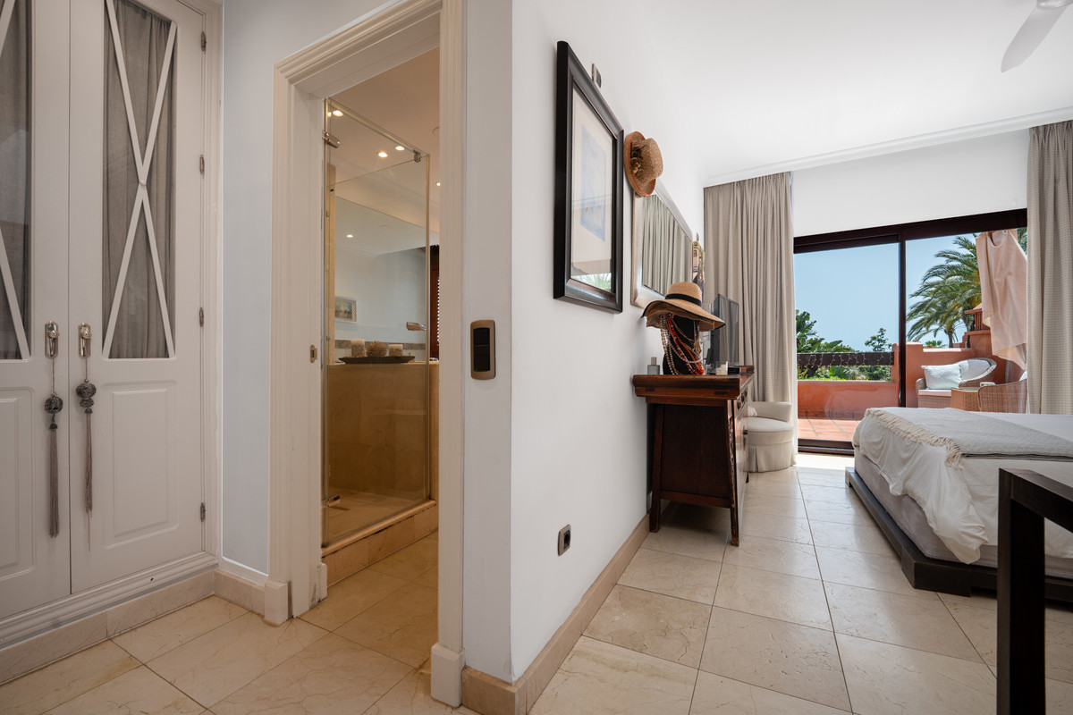5 Bed Townhouse for sale in Marbella Costa Del Sol, Málaga, Spain