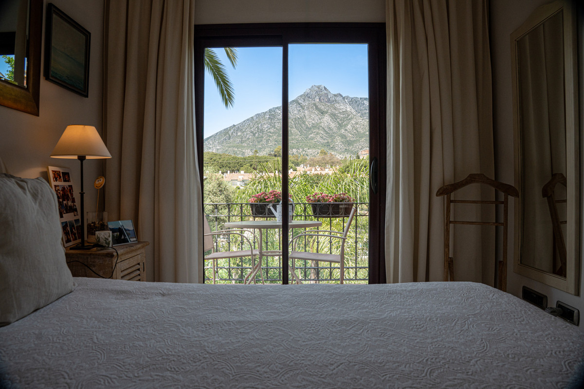 5 Bed Townhouse for sale in Marbella Costa Del Sol, Málaga, Spain