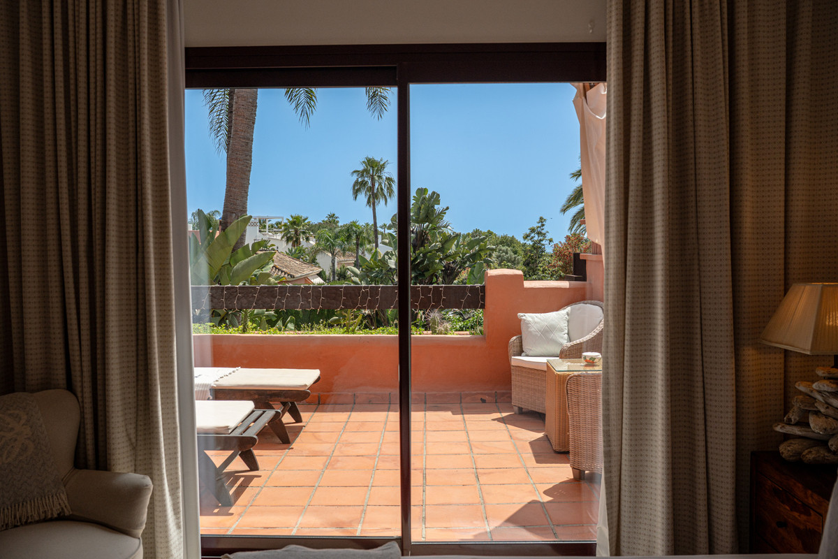 5 Bed Townhouse for sale in Marbella Costa Del Sol, Málaga, Spain