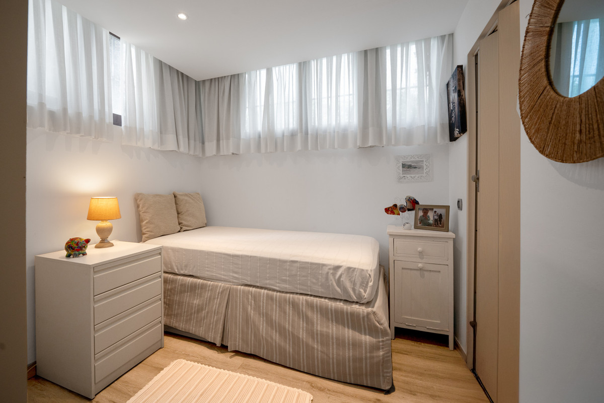 5 Bed Townhouse for sale in Marbella Costa Del Sol, Málaga, Spain
