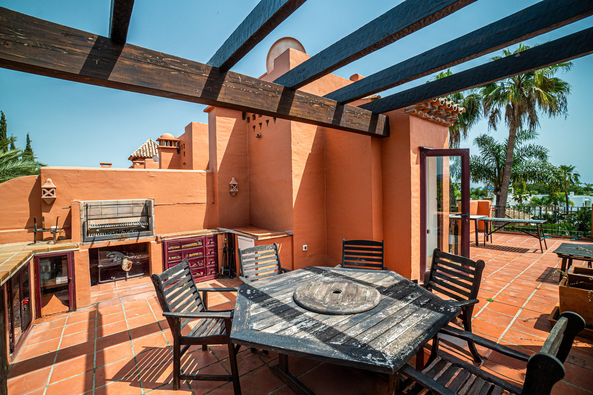 5 Bed Townhouse for sale in Marbella Costa Del Sol, Málaga, Spain