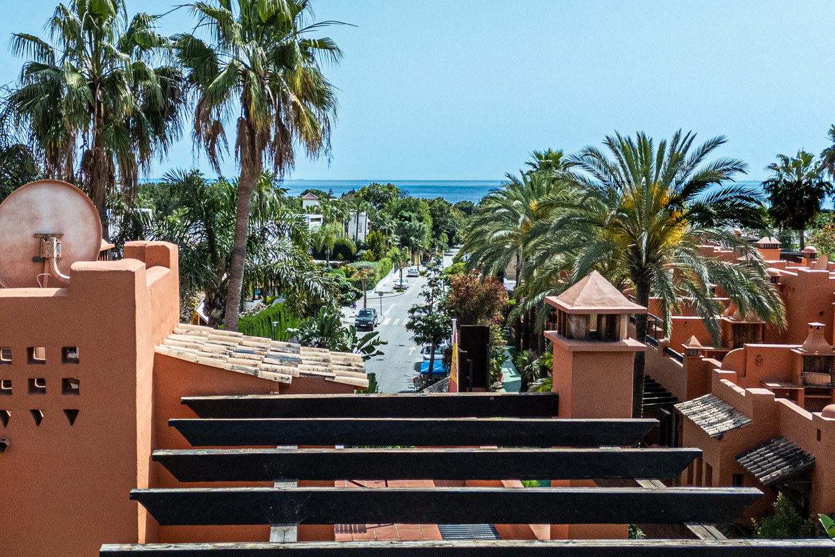 5 Bed Townhouse for sale in Marbella Costa Del Sol, Málaga, Spain