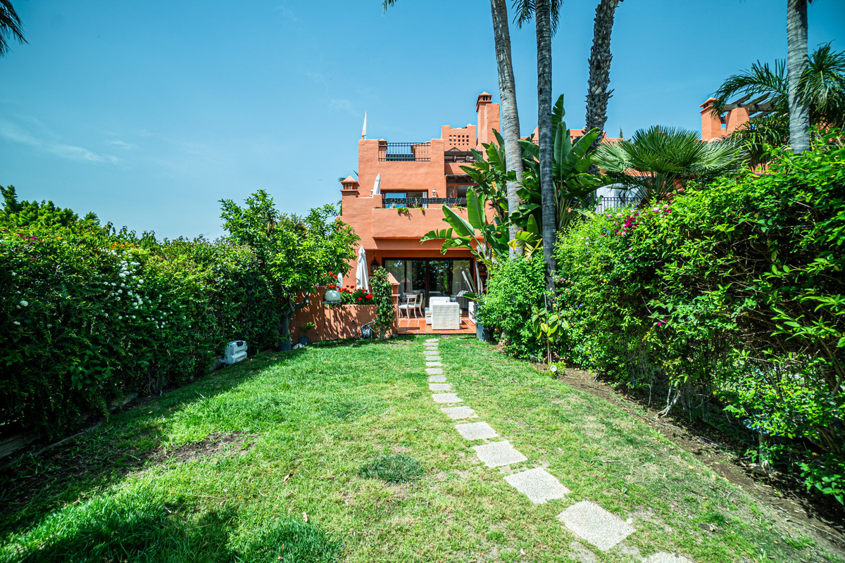 5 Bed Townhouse for sale in Marbella Costa Del Sol, Málaga, Spain