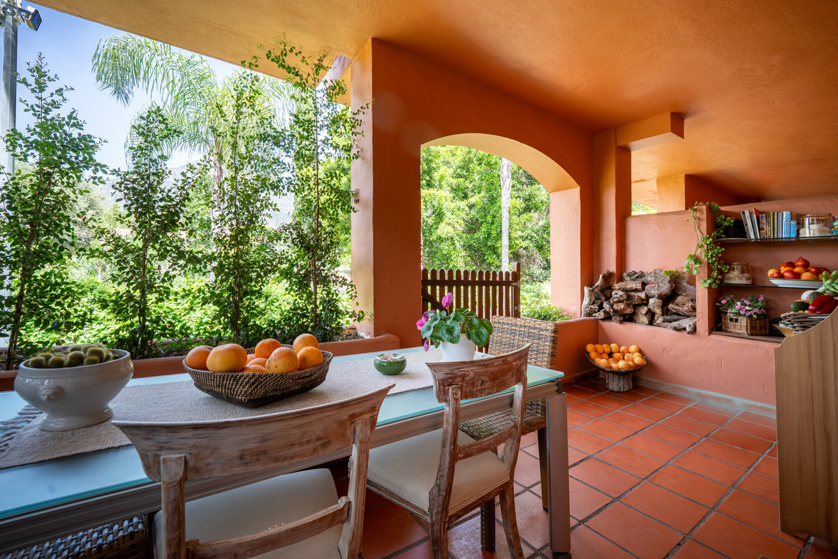 5 Bed Townhouse for sale in Marbella Costa Del Sol, Málaga, Spain