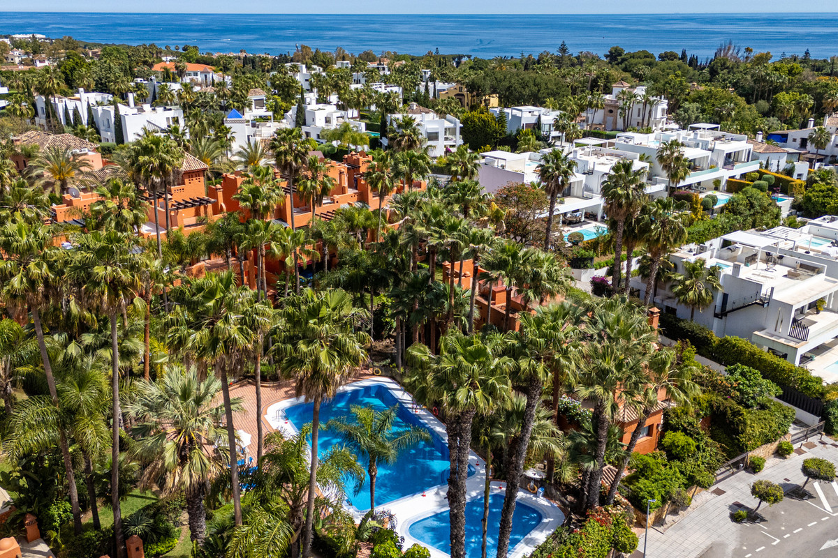 5 Bed Townhouse for sale in Marbella Costa Del Sol, Málaga, Spain