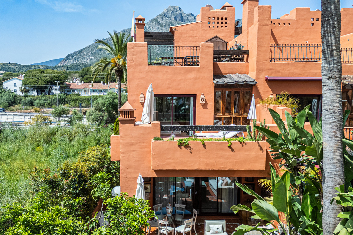 5 Bed Townhouse for sale in Marbella Costa Del Sol, Málaga, Spain