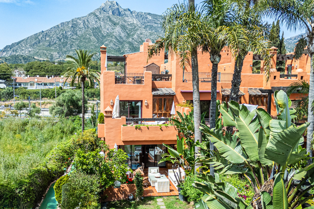 5 Bed Townhouse for sale in Marbella Costa Del Sol, Málaga, Spain