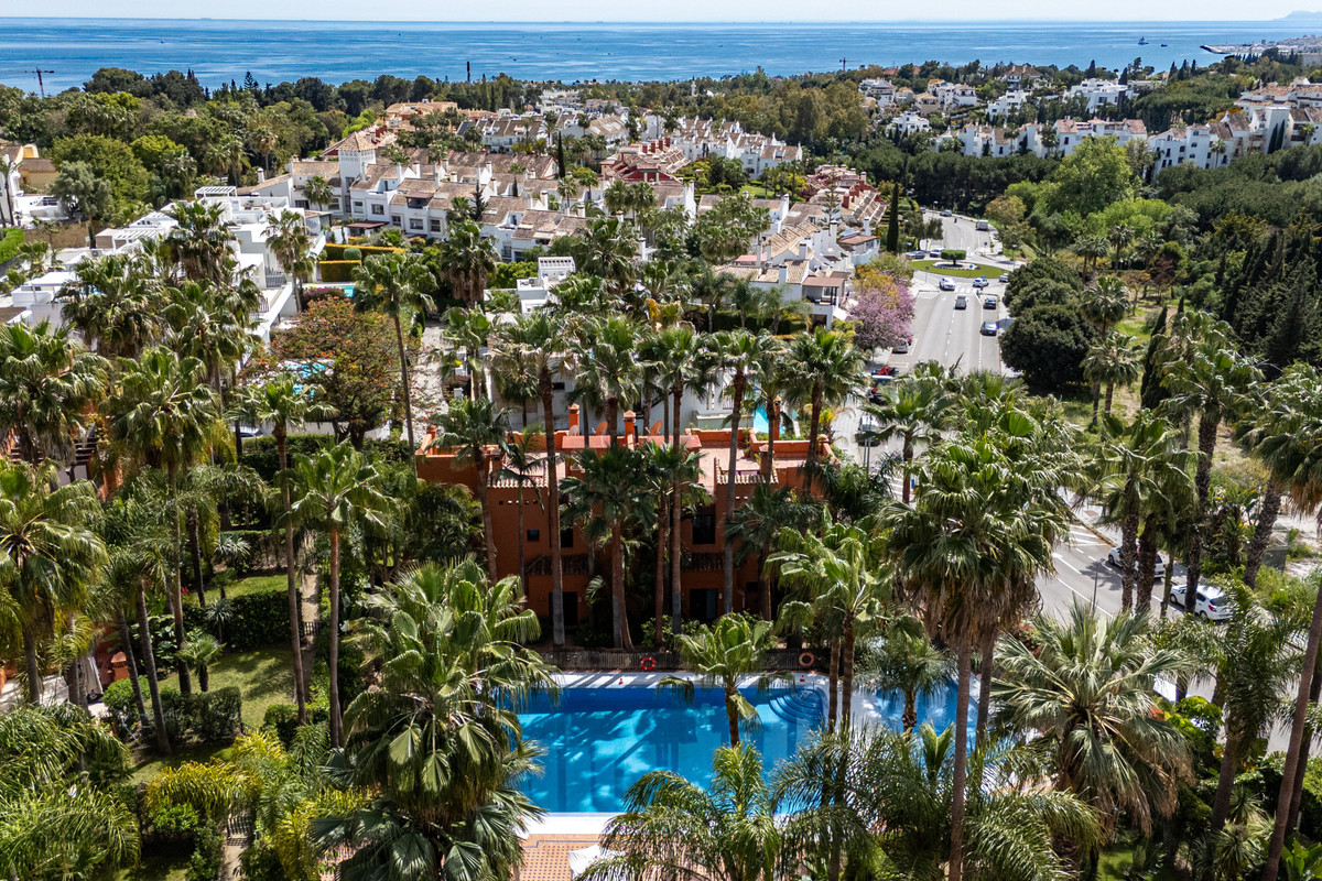 5 Bed Townhouse for sale in Marbella Costa Del Sol, Málaga, Spain