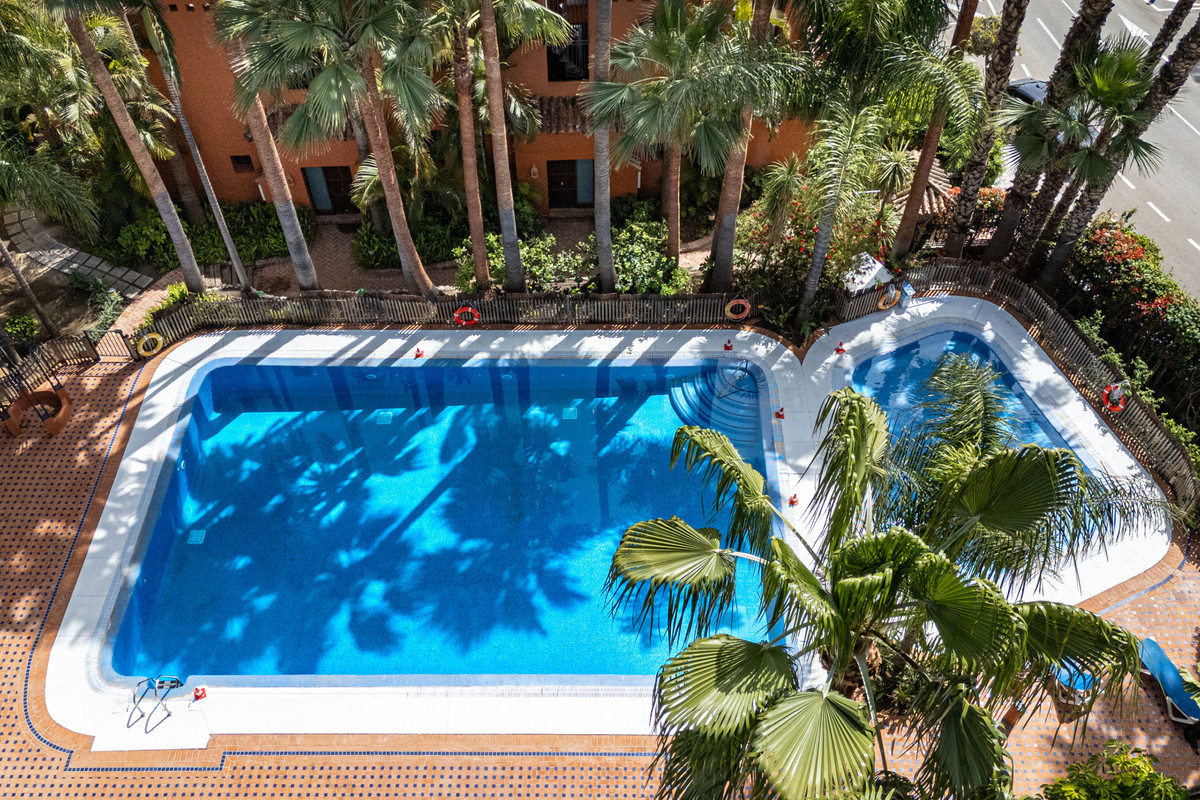 5 Bed Townhouse for sale in Marbella Costa Del Sol, Málaga, Spain