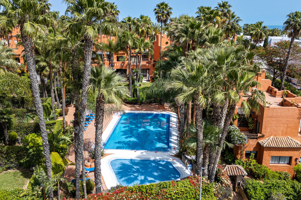 5 Bed Townhouse for sale in Marbella Costa Del Sol, Málaga, Spain