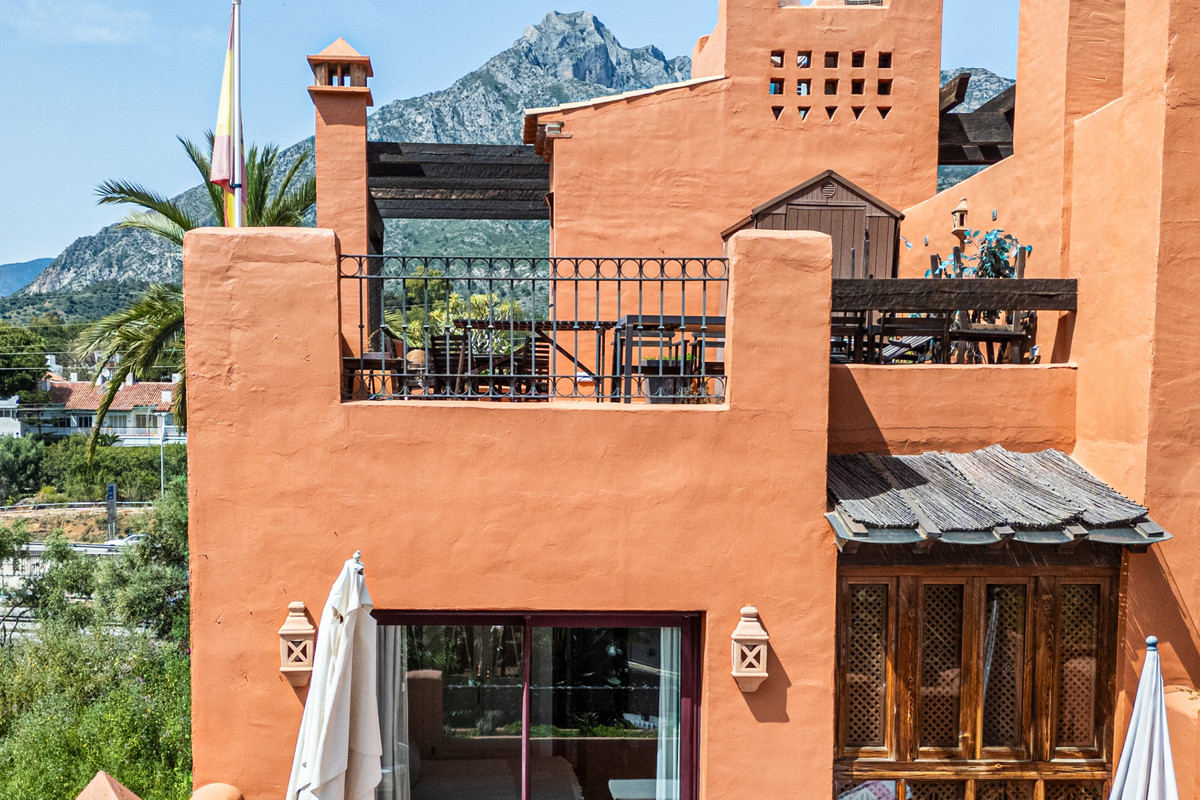 5 Bed Townhouse for sale in Marbella Costa Del Sol, Málaga, Spain