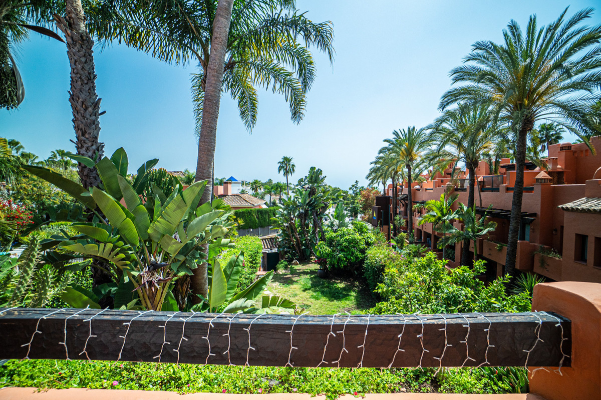 5 Bed Townhouse for sale in Marbella Costa Del Sol, Málaga, Spain