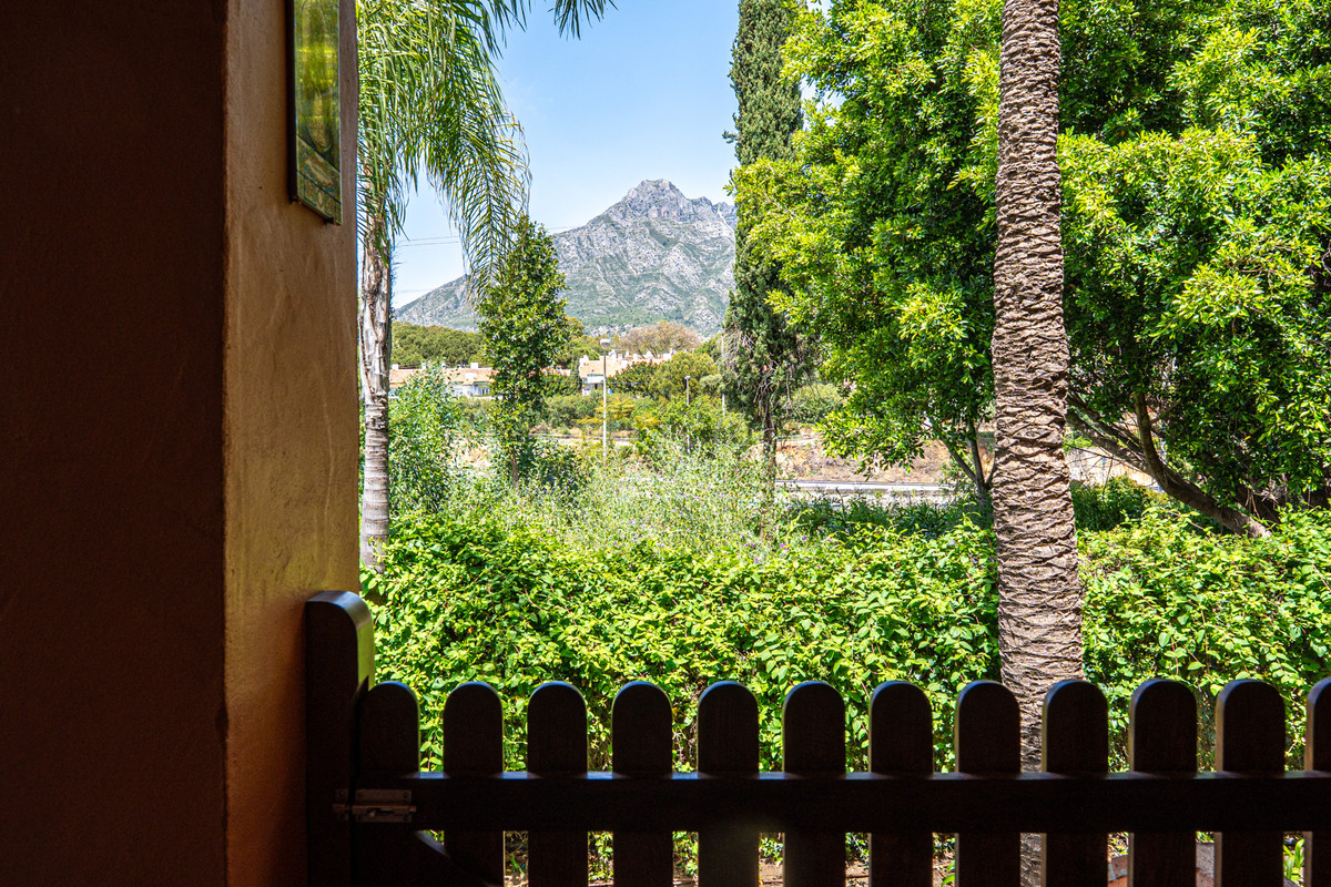 5 Bed Townhouse for sale in Marbella Costa Del Sol, Málaga, Spain