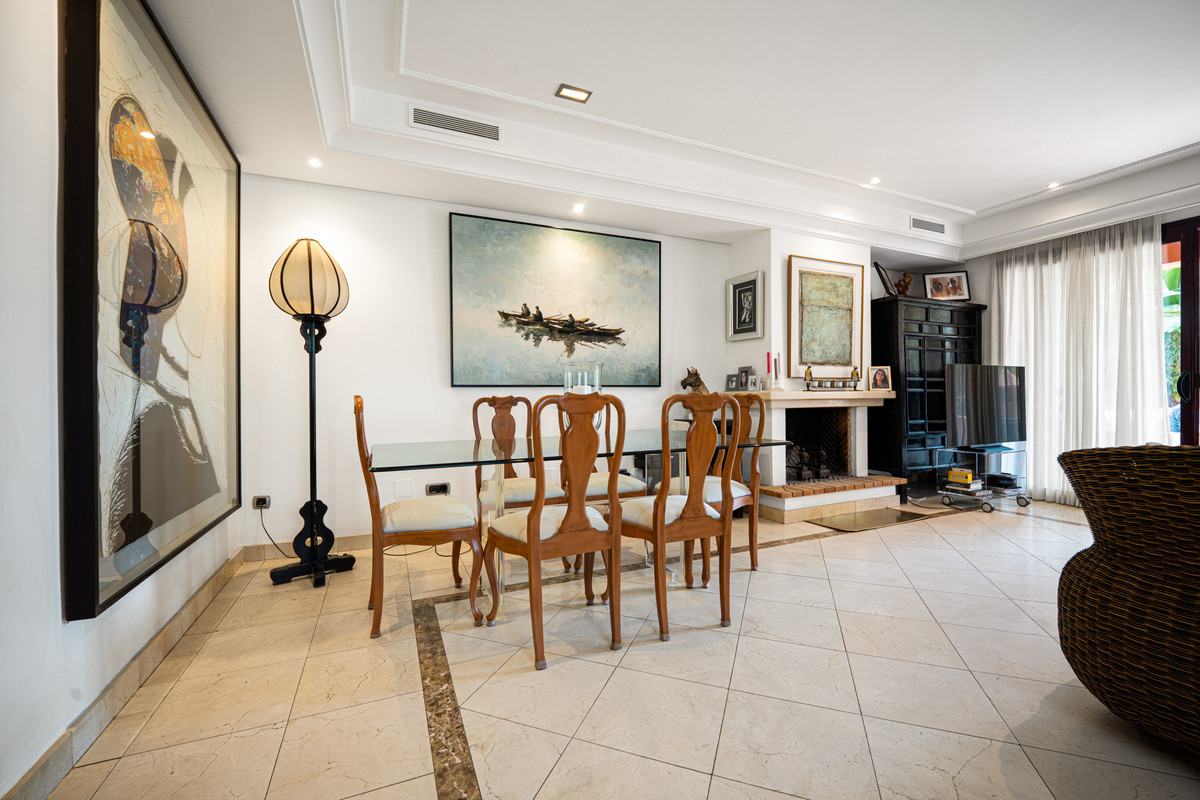 5 Bed Townhouse for sale in Marbella Costa Del Sol, Málaga, Spain
