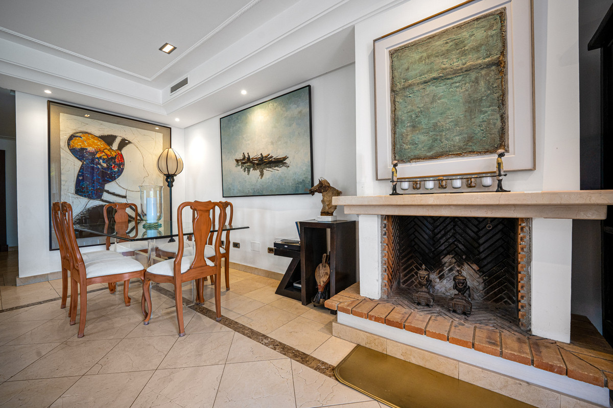5 Bed Townhouse for sale in Marbella Costa Del Sol, Málaga, Spain