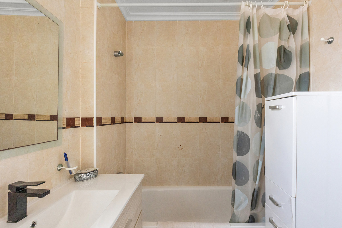 2 Bed Apartment for sale in Los Altos Costa Blanca, Alicante, Spain