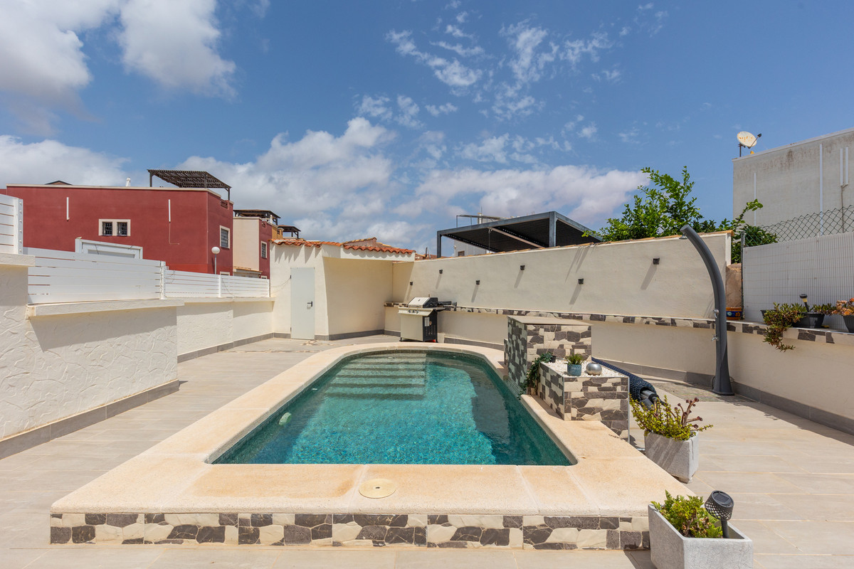 2 Bed Apartment for sale in Los Altos Costa Blanca, Alicante, Spain