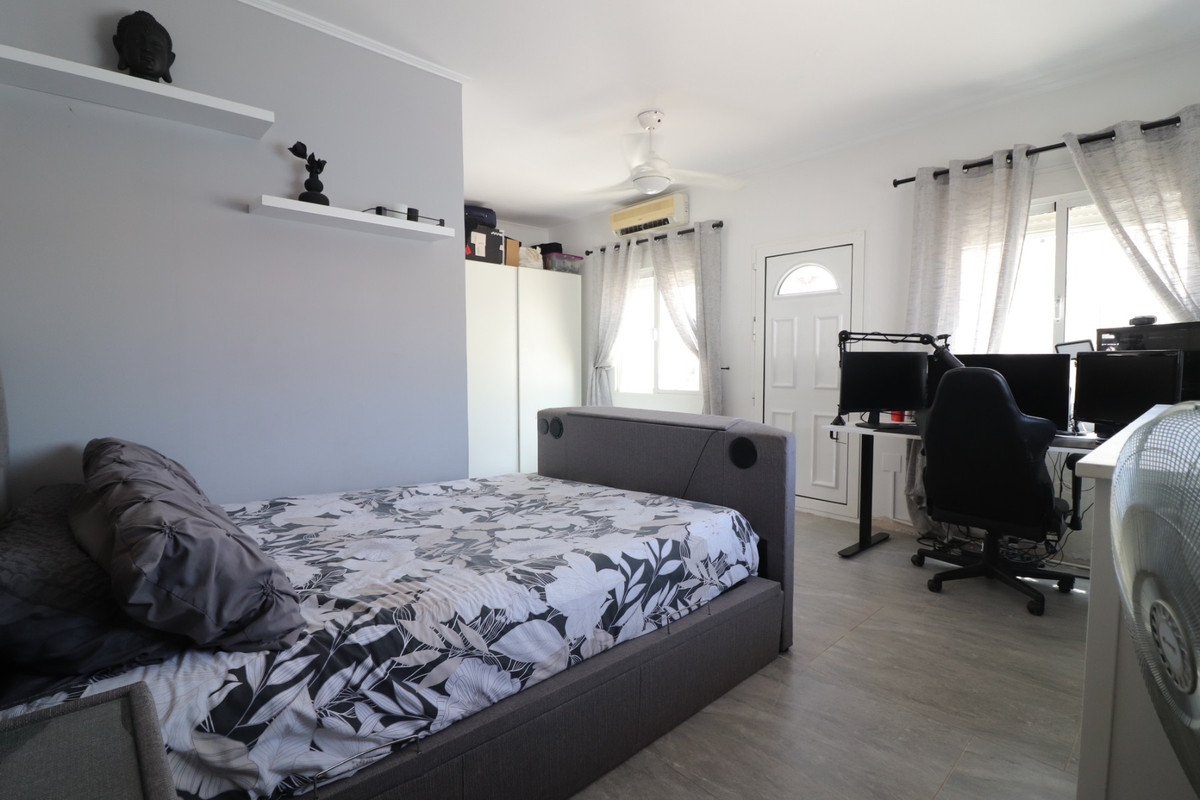 4 Bed Townhouse for sale in Benimar Costa Blanca, Alicante, Spain