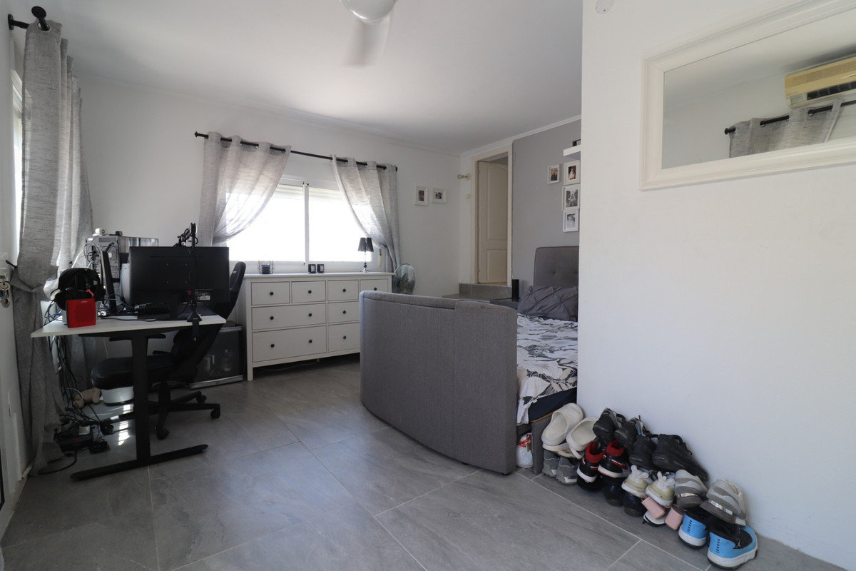 4 Bed Townhouse for sale in Benimar Costa Blanca, Alicante, Spain