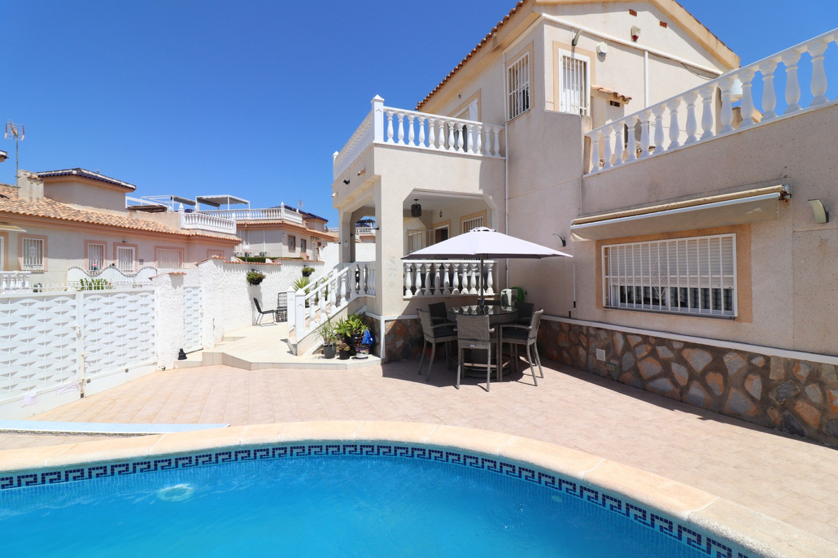 4 Bed Townhouse for sale in Benimar Costa Blanca, Alicante, Spain
