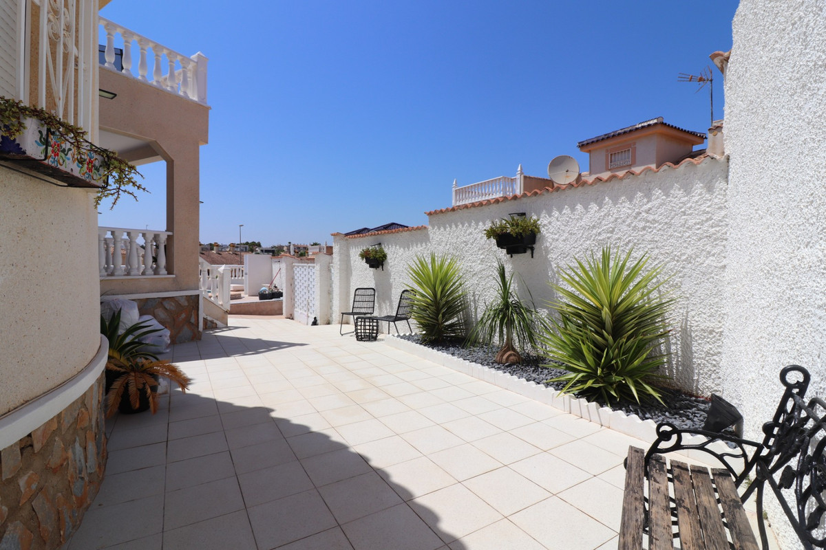 4 Bed Townhouse for sale in Benimar Costa Blanca, Alicante, Spain