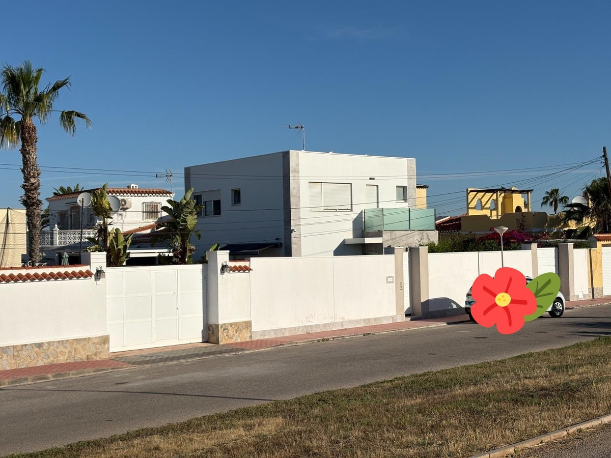 Se vende Villa - Chalet de 2 dormitorios en Costa Blanca, Alicante, España