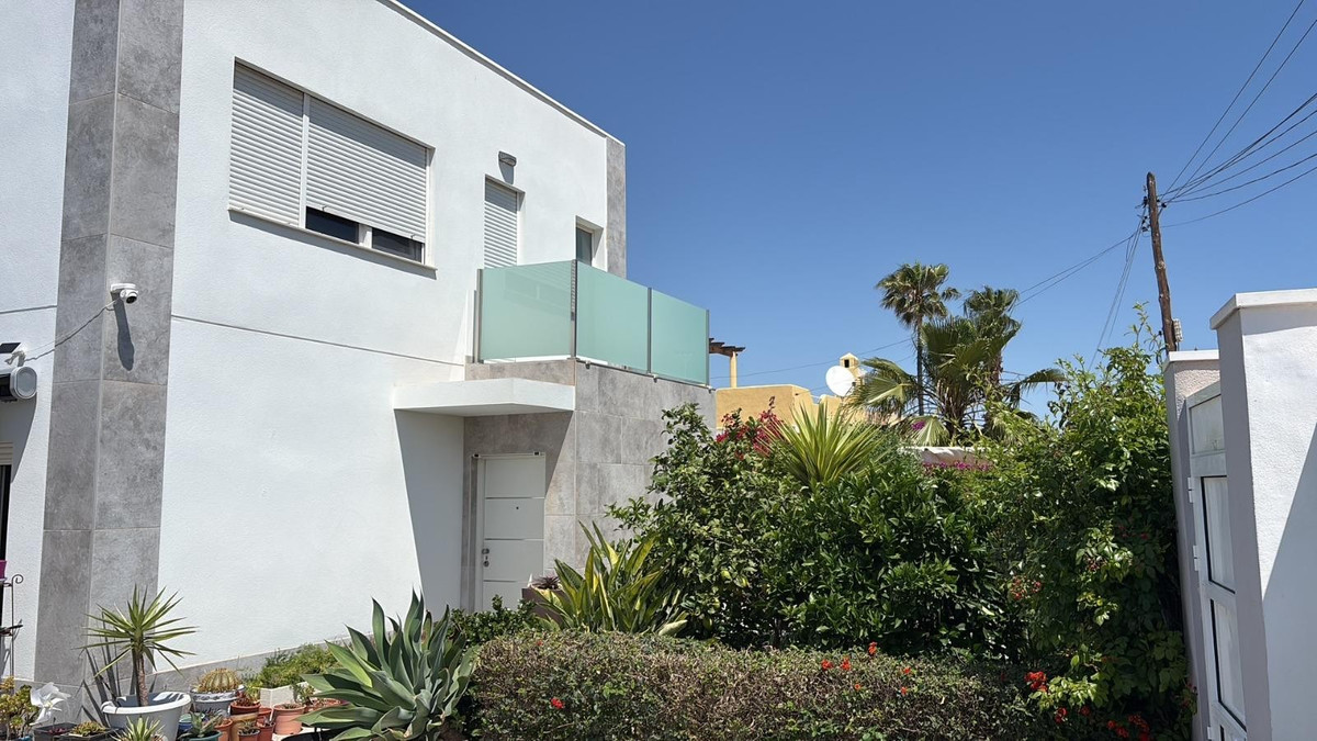 Se vende Villa - Chalet de 2 dormitorios en Costa Blanca, Alicante, España
