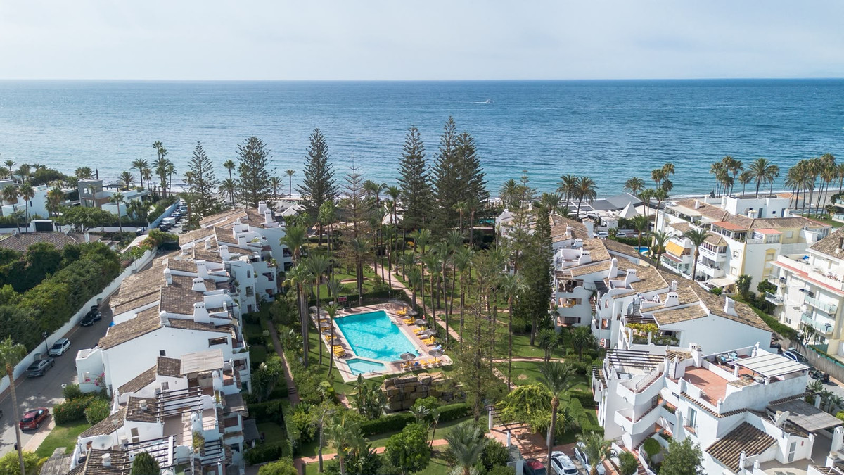 3 Bed Apartment for sale in San Pedro De Alcántara Costa Del Sol, Málaga, Spain