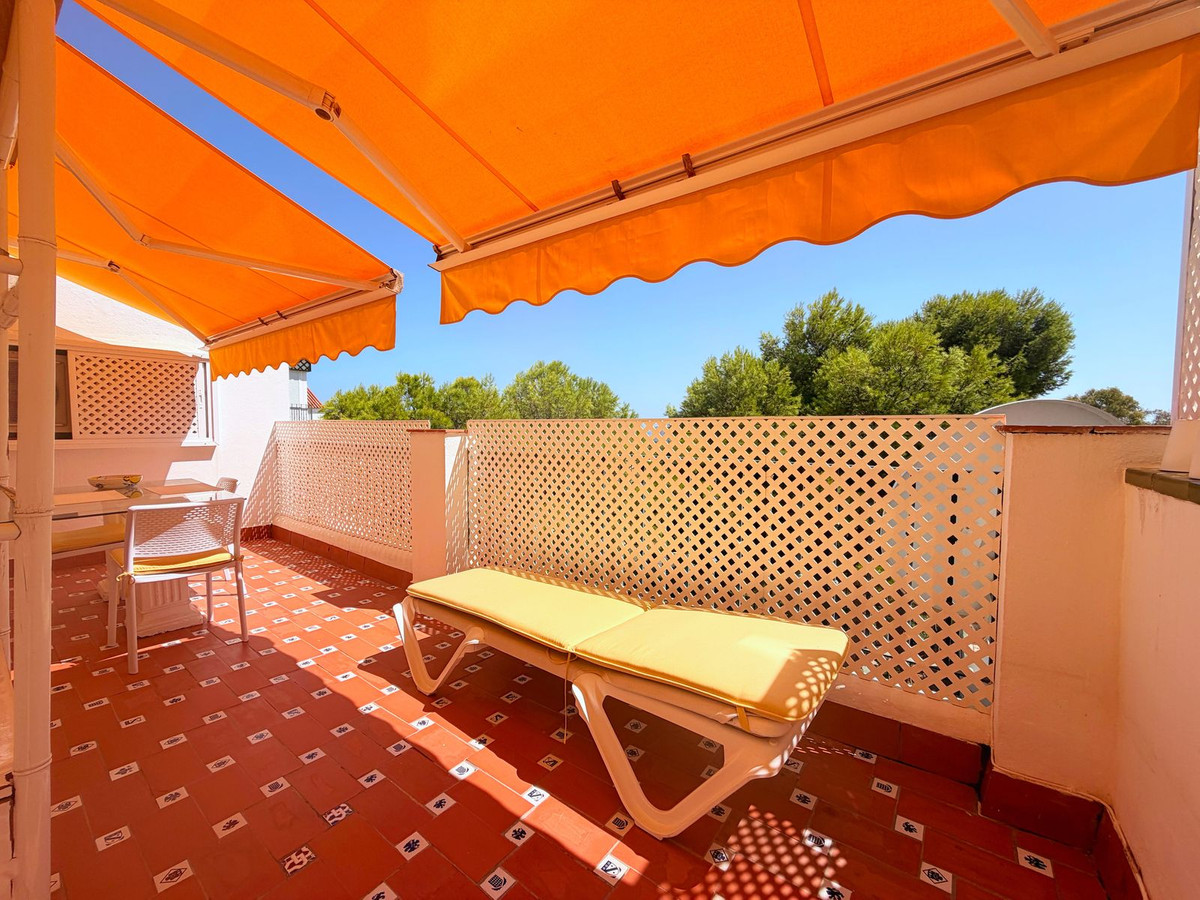 2 Bed Apartment for sale in Estepona Costa Del Sol, Málaga, Spain