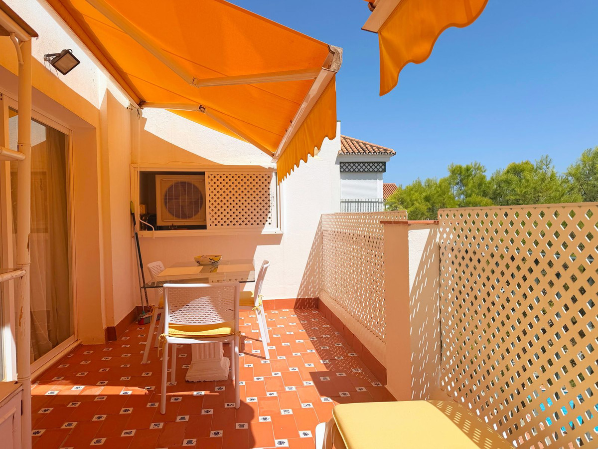 2 Bed Apartment for sale in Estepona Costa Del Sol, Málaga, Spain