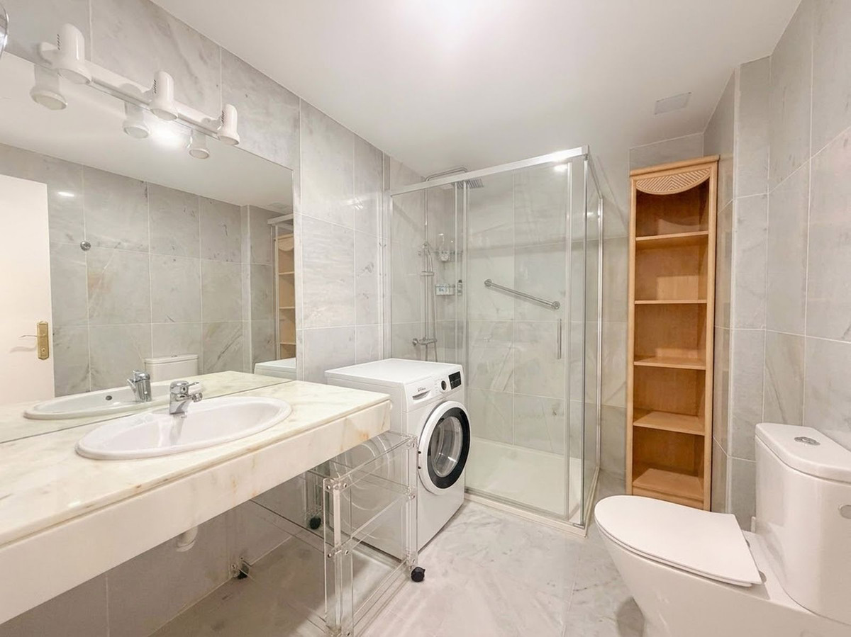 2 Bed Apartment for sale in Estepona Costa Del Sol, Málaga, Spain
