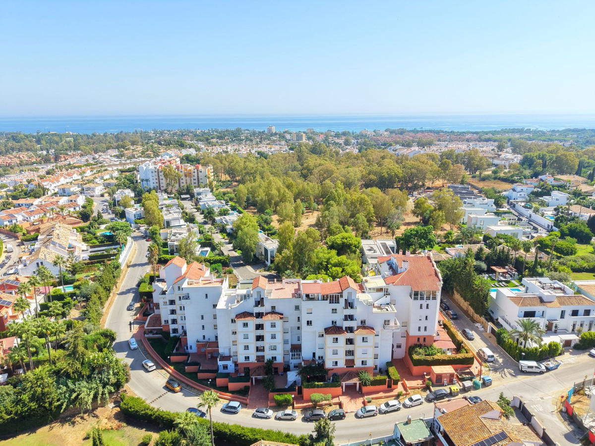 2 Bed Apartment for sale in Estepona Costa Del Sol, Málaga, Spain