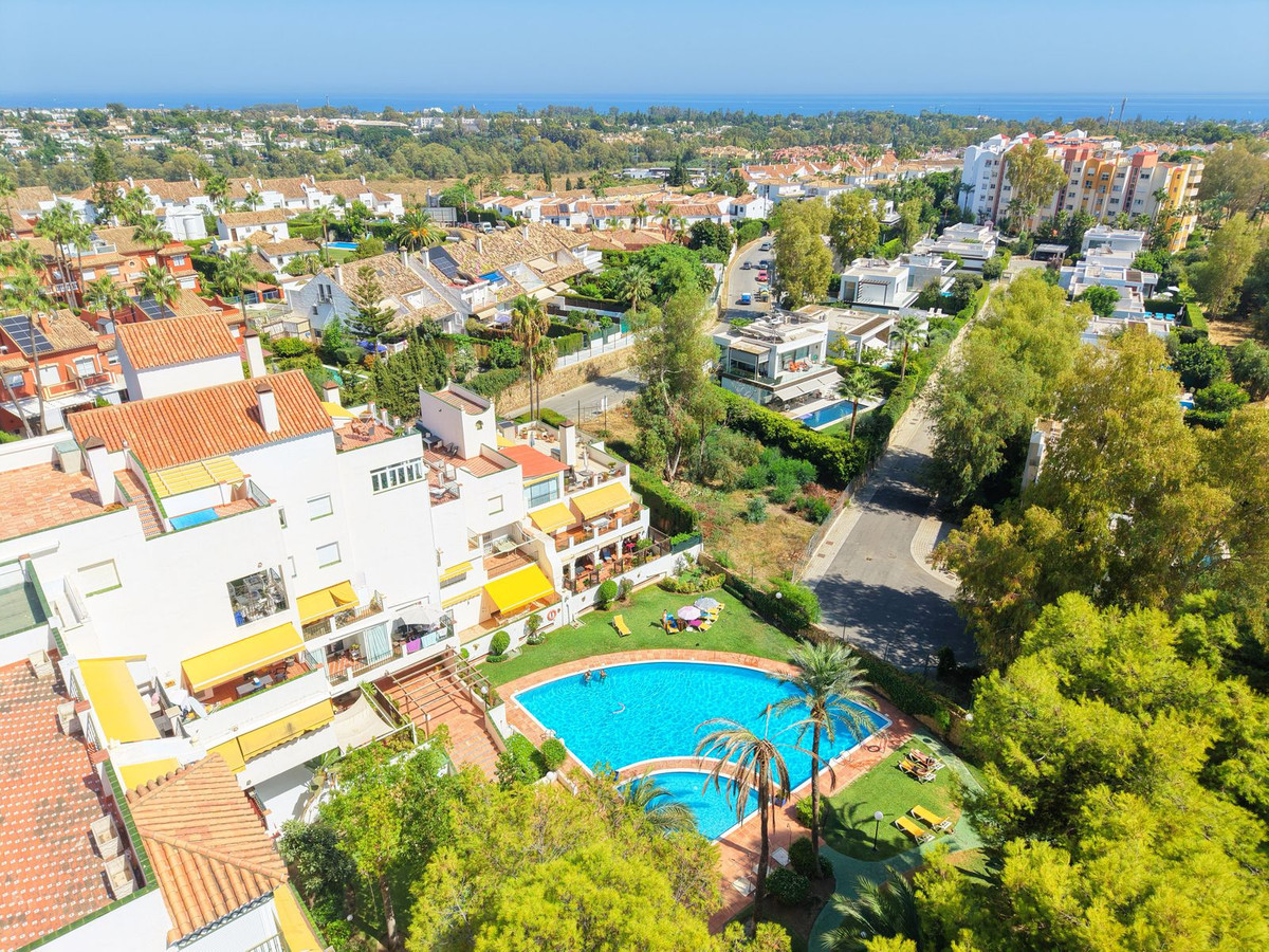2 Bed Apartment for sale in Estepona Costa Del Sol, Málaga, Spain