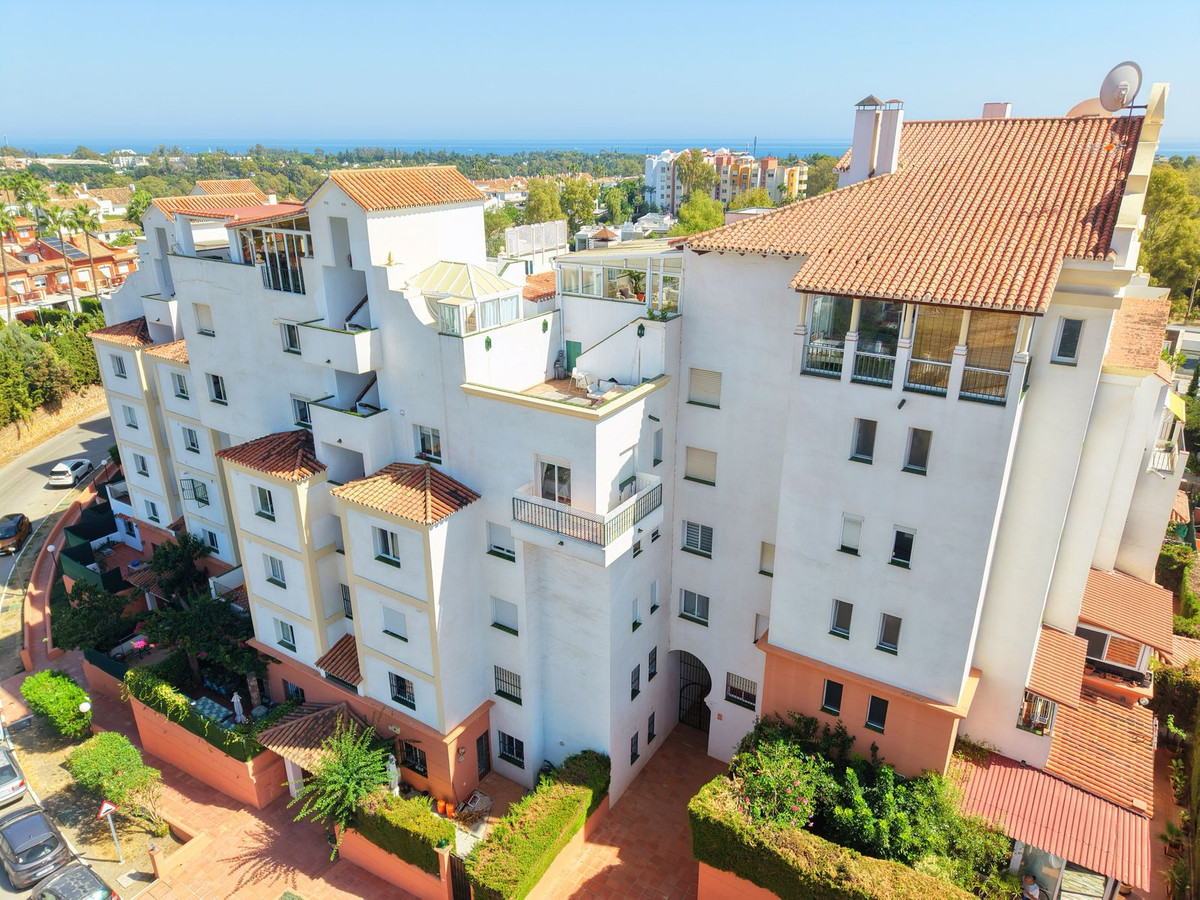 2 Bed Apartment for sale in Estepona Costa Del Sol, Málaga, Spain